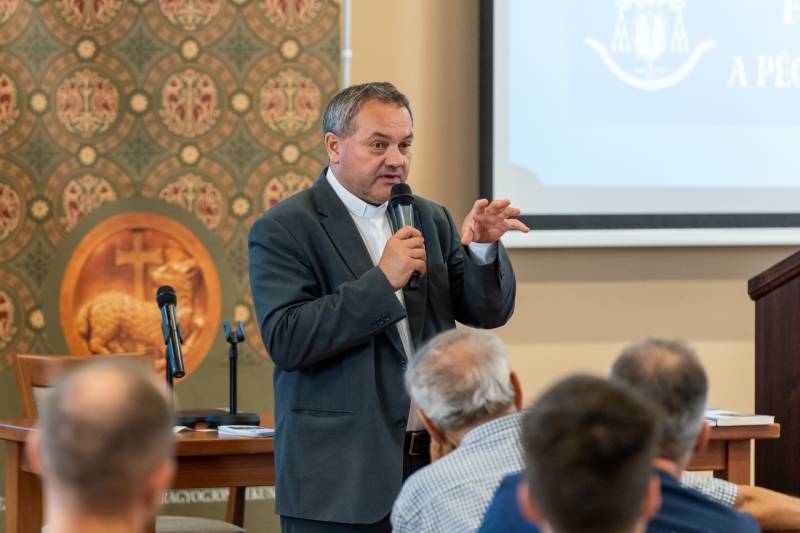 Ferfitalalkozo Pecs szept_27.jpg